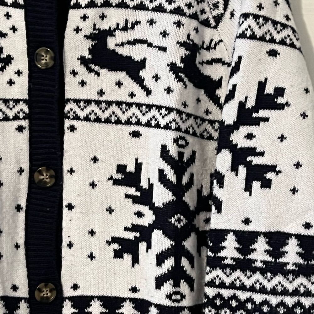 3/$12 Women’s cardigan navy blue and white size XL - Picture 6 of 9